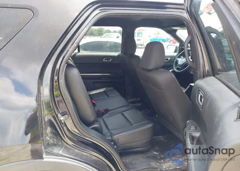 2017 Ford Police Interceptor z USA, uszkodzony, nr VIN 1FM5K8AR8HGE14461